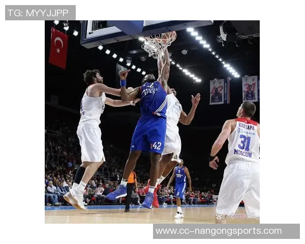 博班称赞恩比德如野兽般强大低位得分能力无人能挡