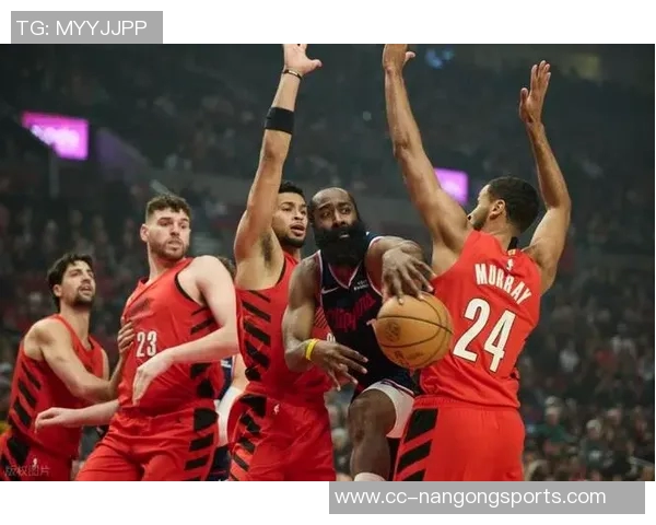 哈登小卡大洛三人均得25分创34岁以上球员组队得分新纪录 哈登小卡大洛三人均得25分创34岁以上球员组队得分新纪录