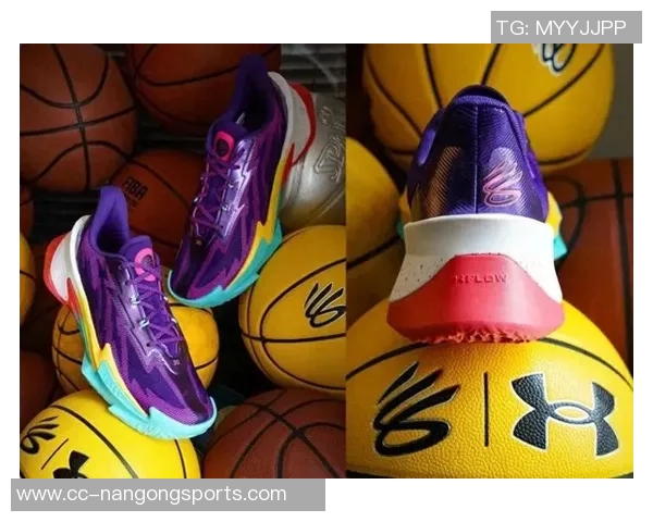 库里圣诞配色CurrySeries7球鞋曝光球鞋博主分享独特设计细节