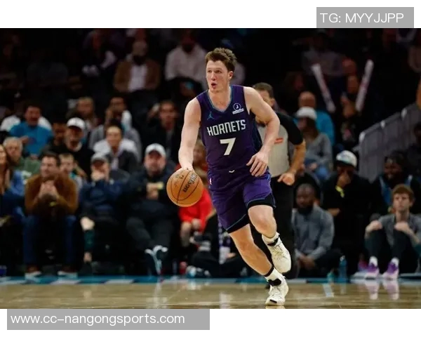 克尼佩尔表现出色贡献19分7板4助双向西塞强势拿下10分13板3帽科沃德也有17分2帽的精彩表现 克尼佩尔表现出色贡献19分7板4助双向西塞强势拿下10分13板3帽科沃德也有17分2帽的精彩表现